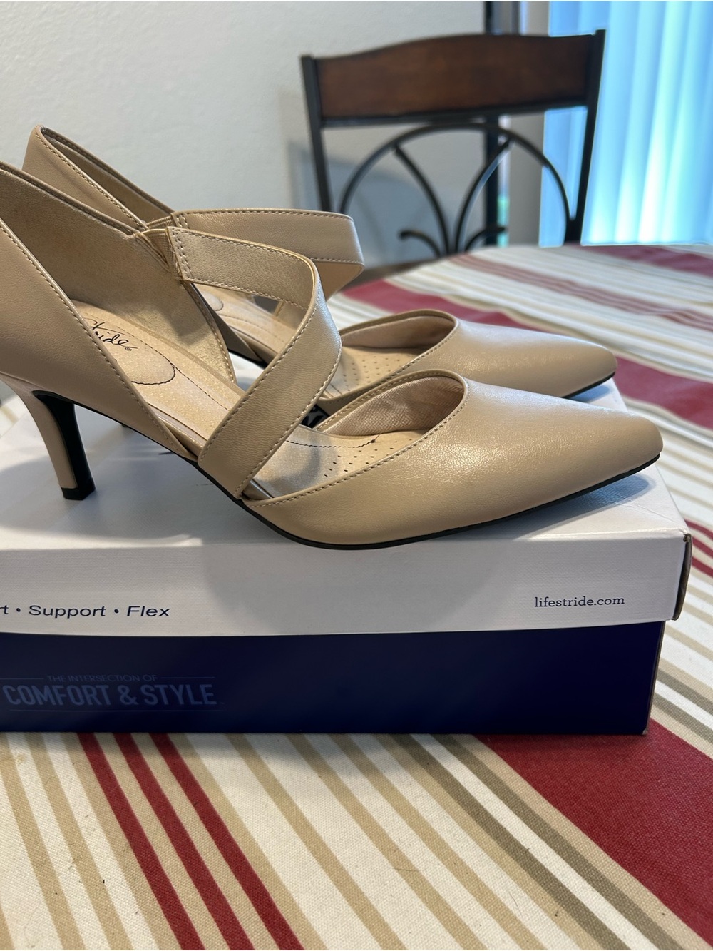Life Stride Women's Tan Pointed-Toe Crisscross Mid-Heel Pumps - Picture 5 of 8